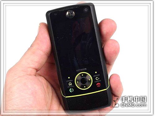 精密人体工学设计!摩托UIQ智能机Z8评测 