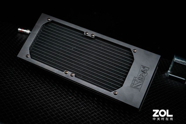 iGame RTX 3090九段评测 显卡界最高待遇